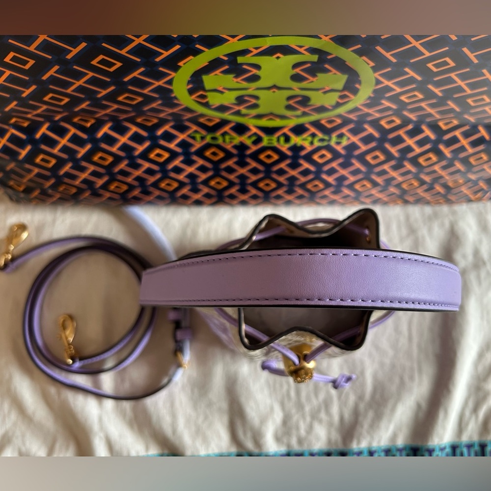 Tory Burch T Monogram Drip-Dye Bucket bag with removable crossbody strap - Picture 6 of 9